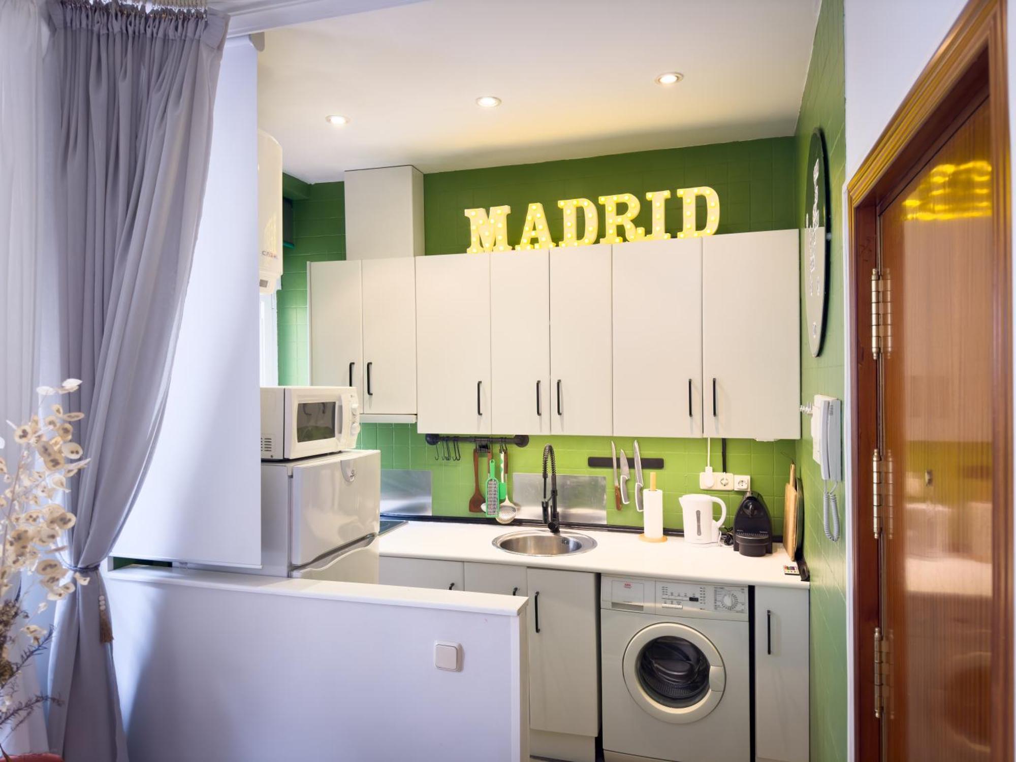 Disfruta Del Barrio De Las Letras Madrid Exteriér fotografie